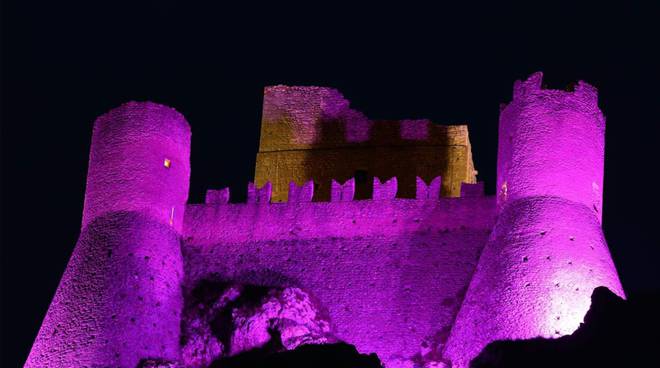 rocca-calascio-rosa-78326.660x368